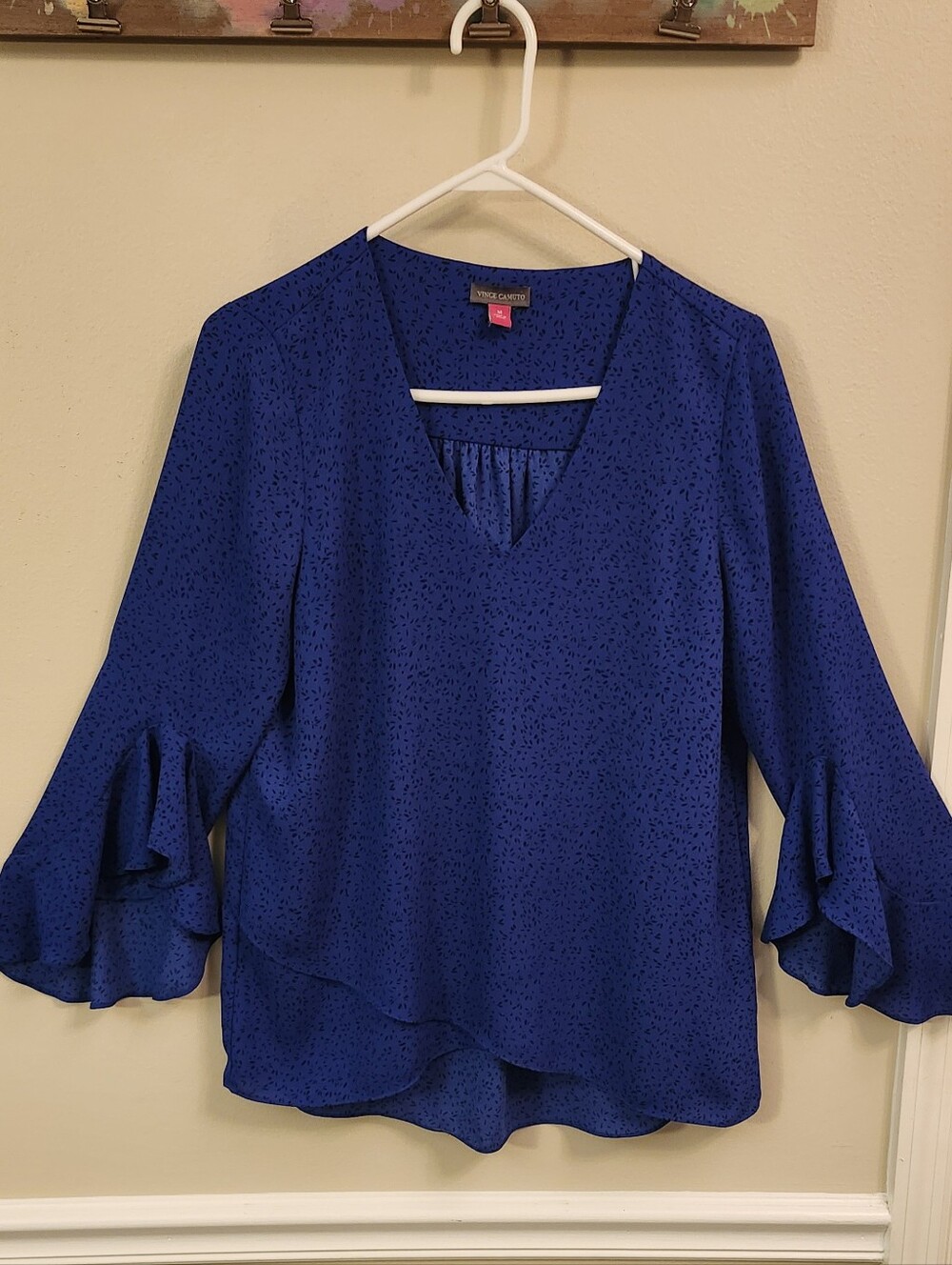 Vince Camuto Women's Blue Black Animal Print V-Neck 3/4 Ruffle Blouse Size M